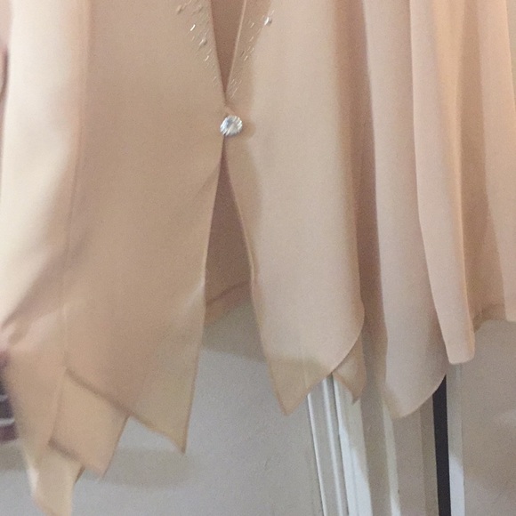 Creamy taupe 3pc woman’s suit. Brand New! 💖 - Picture 4 of 7